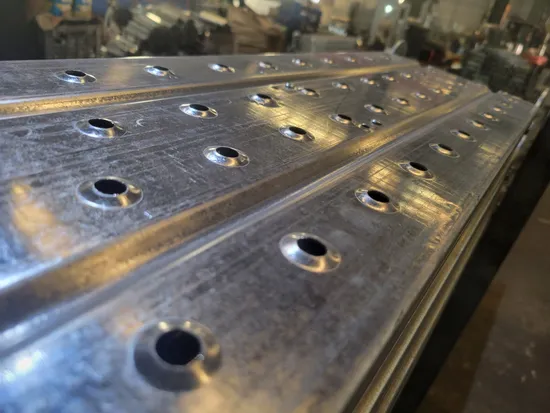 Strong and Power Galvanized Scaffolding Steel Plank Perforated Metal Walkway Board Construction Site Steel Platform Plank Without Hooks/ Catwalk with Hooks 